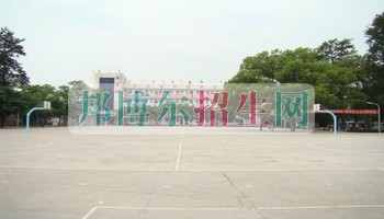 瀘縣建筑職業中專學校2016年報名條件、招生對象