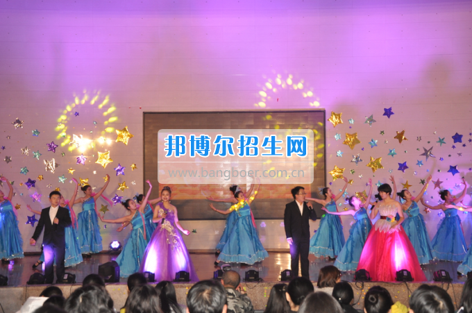 川南幼兒師范高等專科學(xué)校藝術(shù)系2014屆匯報(bào)演出