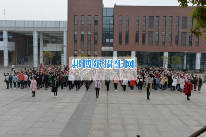 川南幼兒師范高等專科學校開展“感恩”主題教育活動培養(yǎng)學生良好道德品質(zhì)