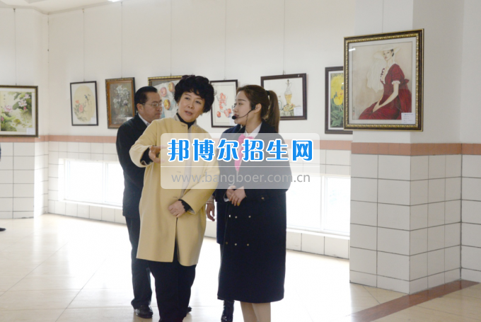 市委常委、宣傳部長潘梅到川南幼兒師范高等專科學(xué)校調(diào)研思想政治工作
