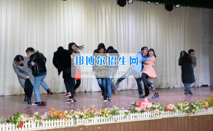 川南幼兒師范高等?？茖W校與內江職業技術學校開展青年聯誼活動