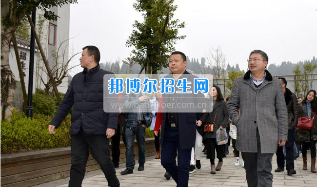 南充市建華職業中學開展“請進來，走出去”校際交流活動