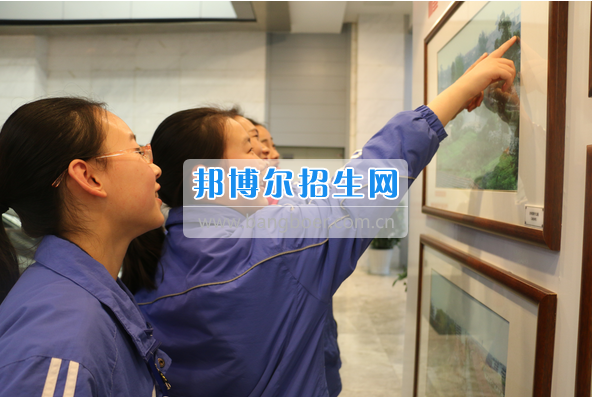 成都市洞子口職業高級中學舉行“成都，因我更美麗”主題開學典禮
