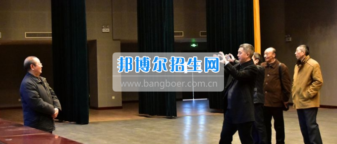 長江師范學院老領(lǐng)導參觀校園新貌