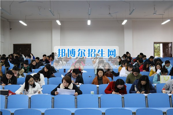 銅仁幼兒師范高等?？茖W校學前教育系舉行2017年學前教育專業(yè)教師業(yè)務知識考試