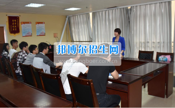 新疆自治區溫宿縣教育工委到銅仁幼兒師范高等?？茖W校招聘2017屆畢業生