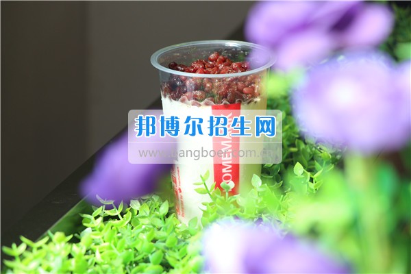 成都希望航空職業學校美味冷飲大曝光！據說，正數第三的是同學們最喜愛的冷飲！