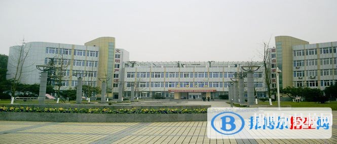 四川石油學(xué)校2019年報(bào)名條件、招生對(duì)象