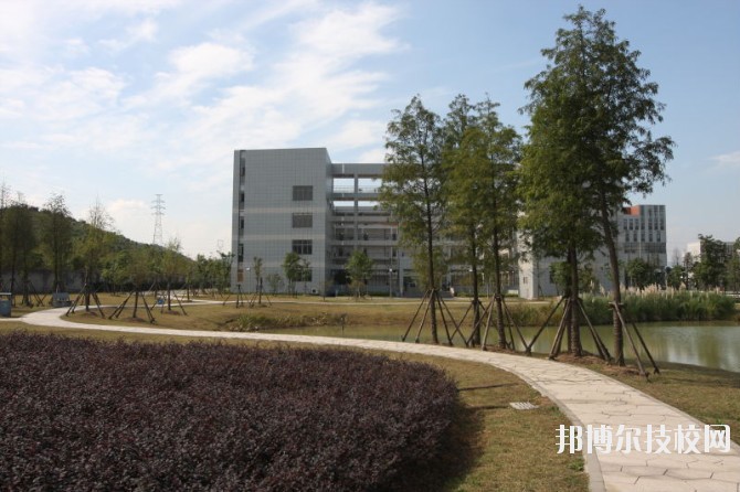 湖州中等衛(wèi)生專業(yè)學校2020年報名條件、招生要求、招生對象