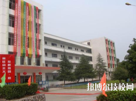江西通用技術(shù)工程學(xué)校2020年報名條件、招生要求、招生對象