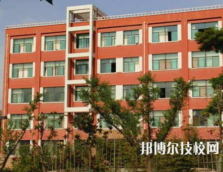 天水市職業(yè)技術學校2020年報名條件、招生要求、招生對象