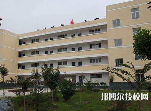 鳳縣職業(yè)教育中心2020年報名條件、招生要求、招生對象
