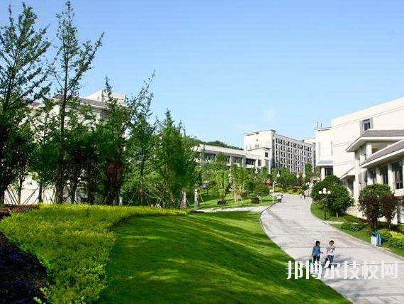 重慶第二交通技工學(xué)校2020年報名條件、招生要求、招生對象