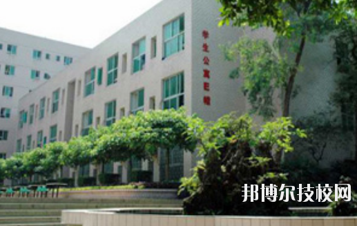 重慶機(jī)械技師學(xué)院2020年報(bào)名條件、招生要求、招生對象