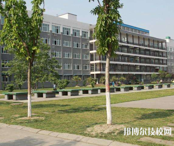重慶紡織技工學(xué)校2020年報名條件、招生要求、招生對象