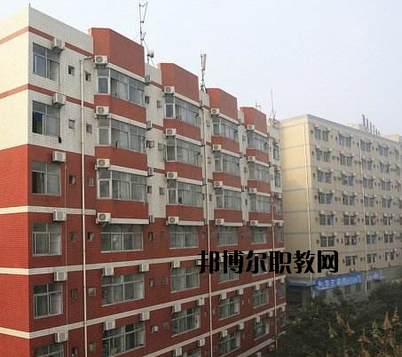 重慶機(jī)電工業(yè)學(xué)校2020年報名條件、招生要求、招生對象