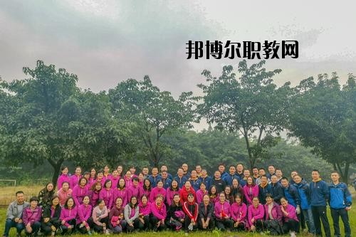 都勻工商管理學(xué)校2020年報(bào)名條件、招生要求、招生對(duì)象