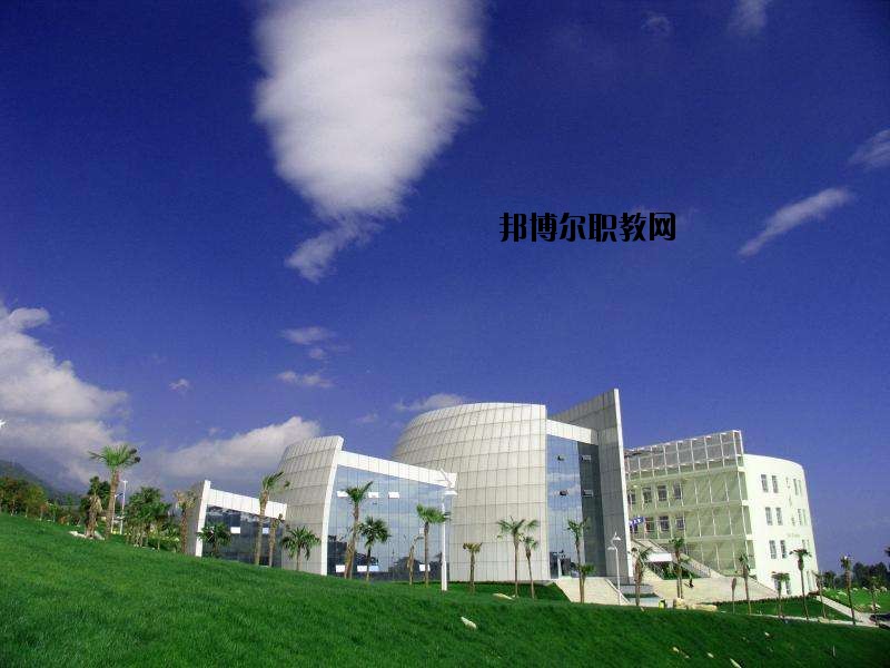 來鳳中等職業技術學校2020年報名條件、招生要求、招生對象