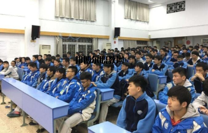 貴州銅仁玉昆中等專業(yè)學(xué)校2020年報(bào)名條件、招生要求、招生對(duì)象