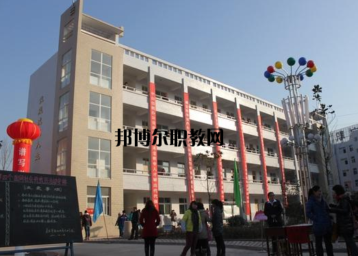 靈寶職業(yè)中等專業(yè)學(xué)校2021年報(bào)名條件、招生要求、招生對(duì)象