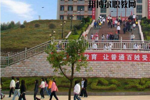 廣西質(zhì)量技術(shù)工程學(xué)校2020年報(bào)名條件、招生要求、招生對象