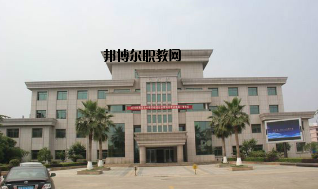 南昌第一中等專業(yè)學(xué)校2020年報(bào)名條件、招生要求、招生對象