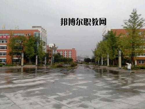 四川江油工業(yè)學(xué)校2020年報(bào)名條件、招生要求、招生對(duì)象