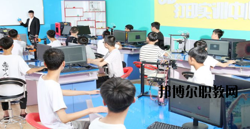 甘肅秦隴技工學(xué)校2020年報(bào)名條件、招生要求、招生對象
