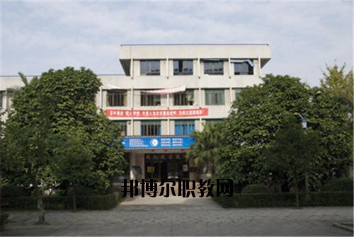 四川瀘州天星影視藝術學校2020年報名條件、招生要求、招生對象