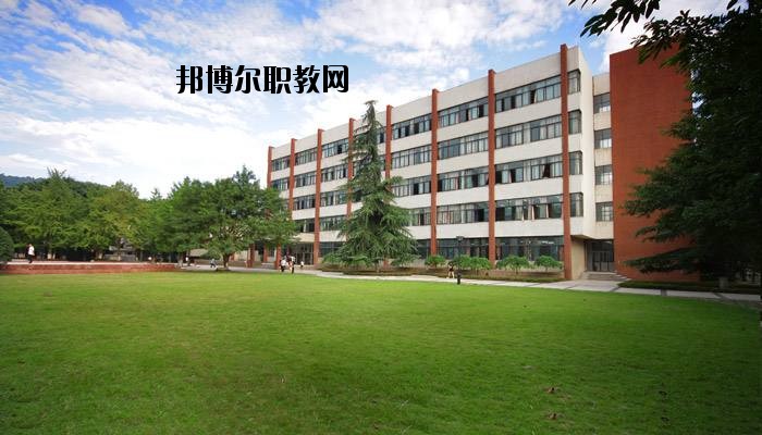 黃岡電子信息學(xué)校2020年報名條件、招生要求、招生對象