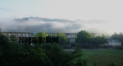 東興中等職業(yè)技術(shù)學(xué)校2020年報名條件、招生要求、招生對象 