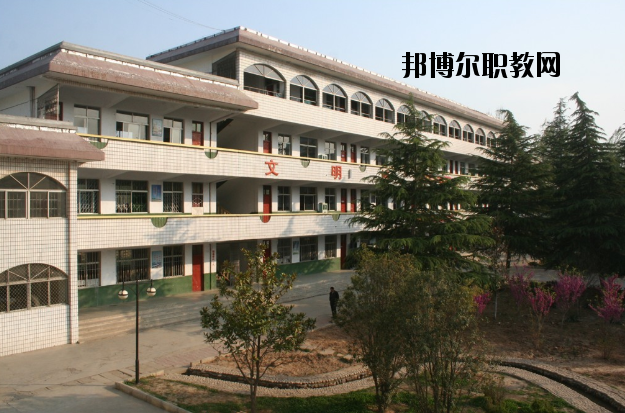 嵩縣中等專(zhuān)業(yè)學(xué)校2021年招生辦聯(lián)系電話(huà)