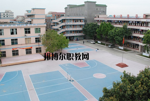 廣東黃埔技工學(xué)校2020年報名條件、招生要求、招生對象