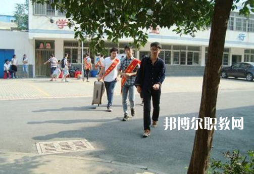 合肥商貿(mào)職業(yè)學(xué)校2020年報名條件、招生要求、招生對象
