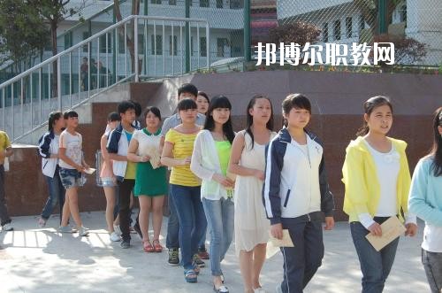 達(dá)州職業(yè)高級中學(xué)2020年報名條件、招生要求、招生對象