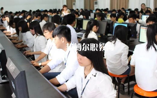 廉江興華職業(yè)技術(shù)學校2020年報名條件、招生要求、招生對象