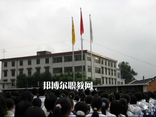 云南臨滄衛(wèi)生學校2021年報名條件、招生要求、招生對象