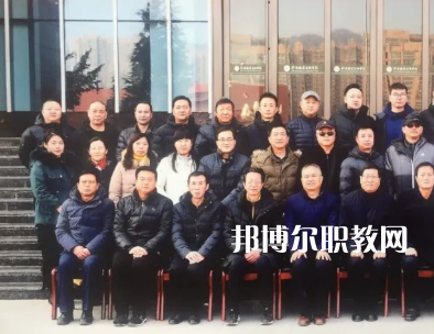平?jīng)鲶w育運(yùn)動學(xué)校2022年報名條件、招生要求、招生對象 