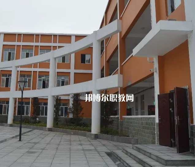 黔南州技工學校2022年報名條件、招生要求、招生對象
