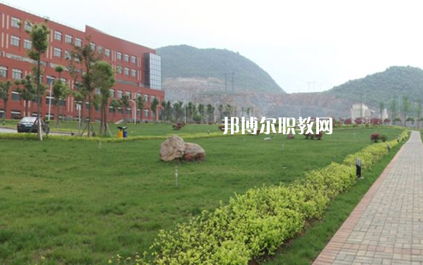 貴州省郵電學校2022年學費、收費多少