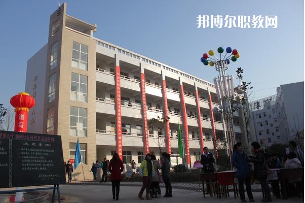 重慶益民技工學校2022年學費、收費多少 