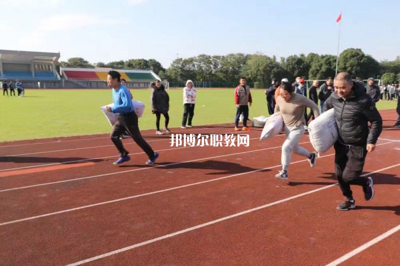 無錫汽車工程高等職業(yè)技術(shù)學(xué)校2022年報名條件、招生要求、招生對象