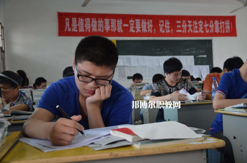 石家莊新世紀中等專業(yè)學(xué)校2022年招生辦聯(lián)系電話