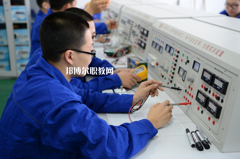 唐山建筑工程學校2022年報名條件、招生要求、招生對象