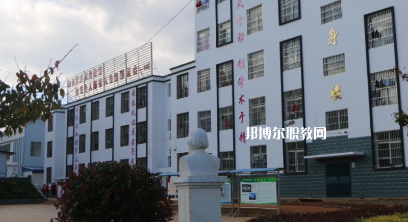 鹽源縣職業中學2022年報名條件、招生要求、招生對象