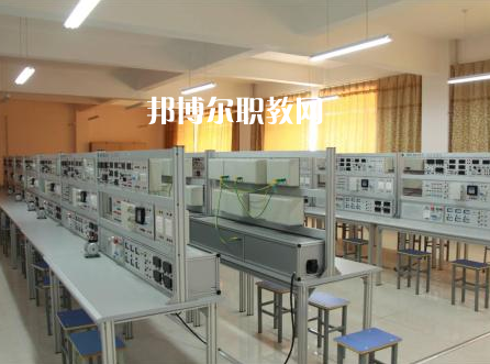 保定工程技術(shù)學校2022年報名條件、招生要求、招生對象