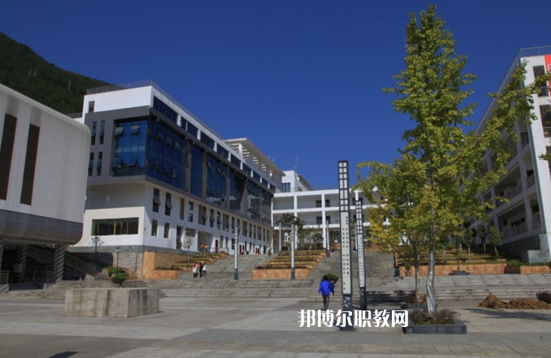 重慶酉陽縣職業(yè)教育中心2022年學(xué)費、收費多少