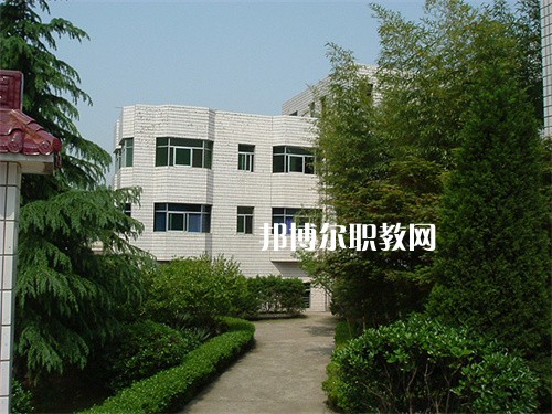 曲靖羅平職業技術學校2022年招生辦聯系電話