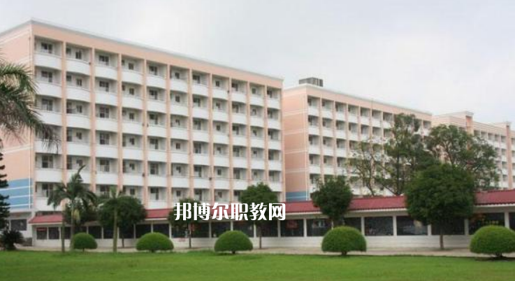 大關縣職業高級中學2022年招生辦聯系電話