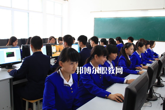 眉山華西航空旅游學(xué)校2022年報名條件、招生要求、招生對象